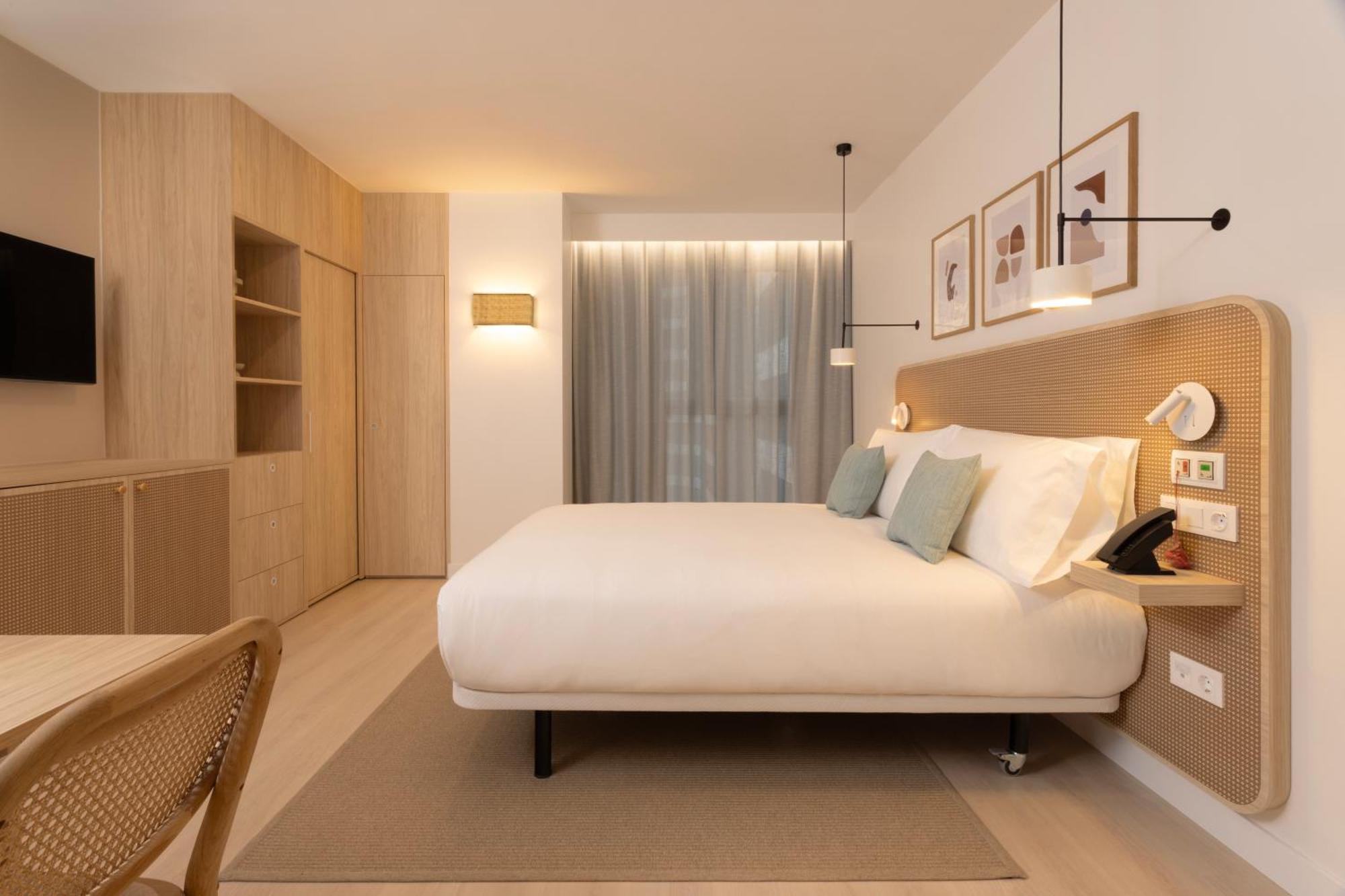 Staybridge Suites & Apartments Malaga By Ihg ภายนอก รูปภาพ
