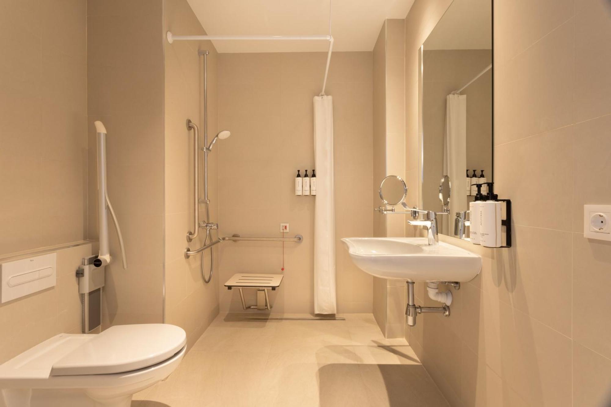 Staybridge Suites & Apartments Malaga By Ihg ภายนอก รูปภาพ