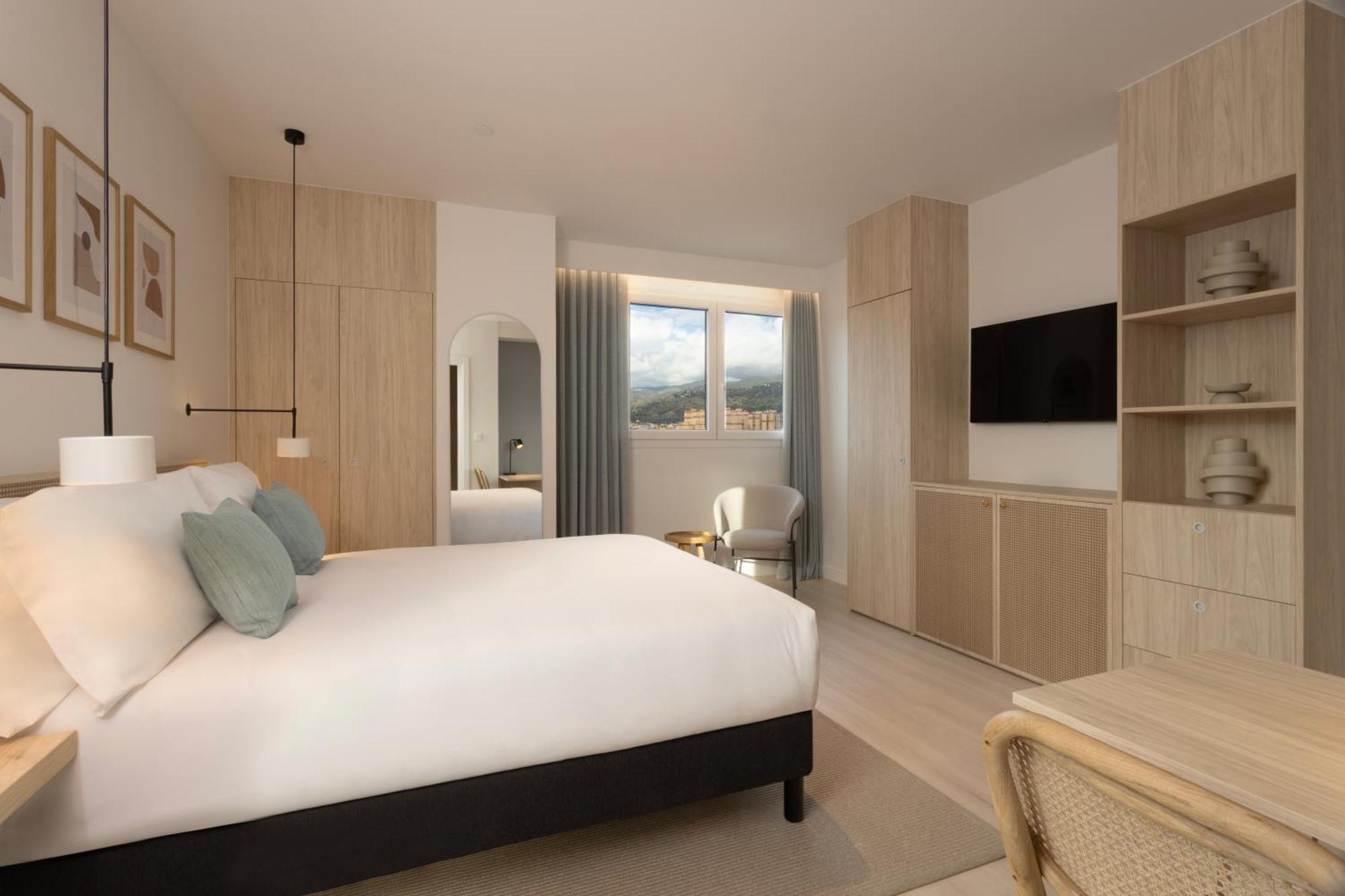Staybridge Suites & Apartments Malaga By Ihg ภายนอก รูปภาพ