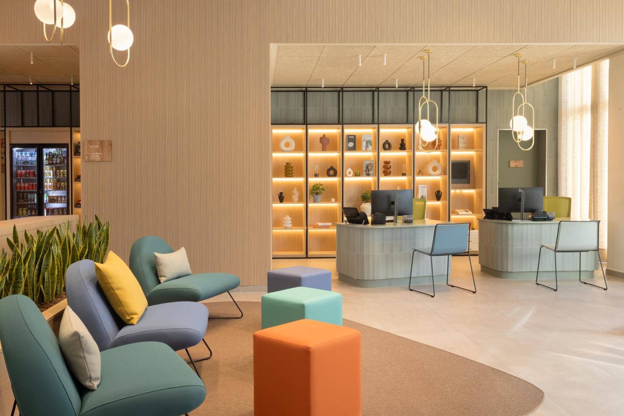 Staybridge Suites & Apartments Malaga By Ihg ภายนอก รูปภาพ